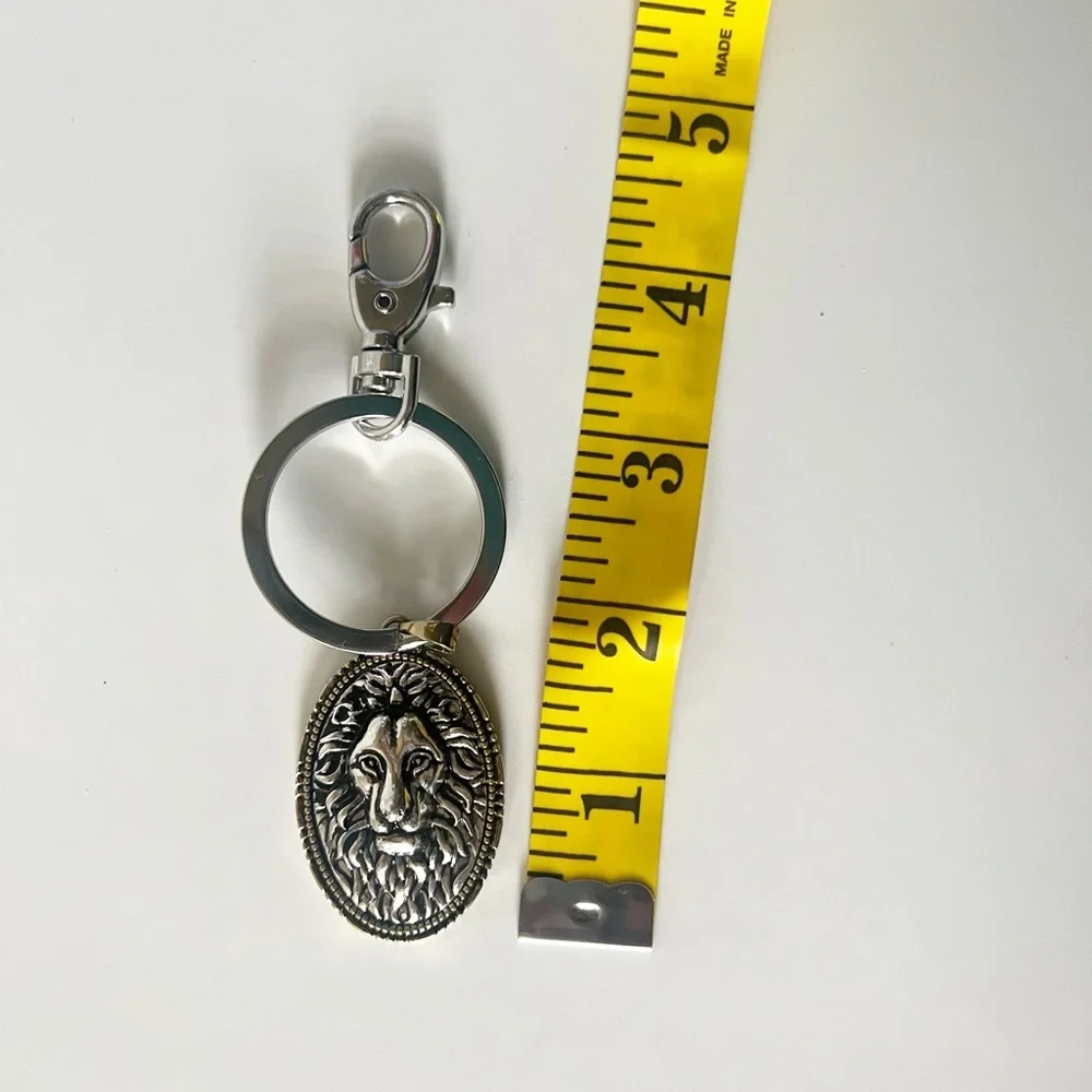 Lion Head Keychain - Silvertone - New!